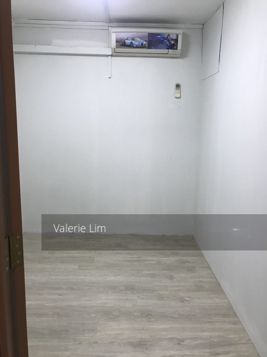 Ang Mo Kio Avenue 10 (D20), Shop House #248721961
